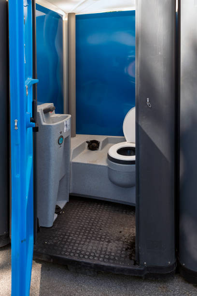 Portable Toilet Options We Offer in Headland, AL